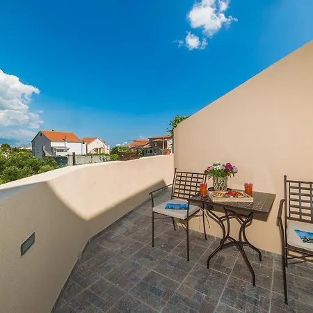 Studio Apartman Niris Apartment Kastela